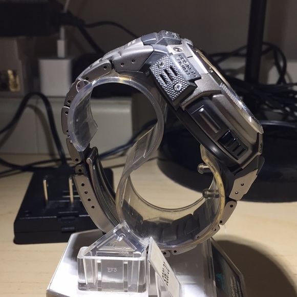 Watch - Picture 2 of 3